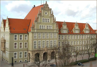 Elbląg DYREKTOR SĄDU OKRĘGOWEGO W ELBLĄGUogłasza konkurs&nbsp;na 1 wolne stanowisko urzędnicze - INSPEKTOR (K/M)w