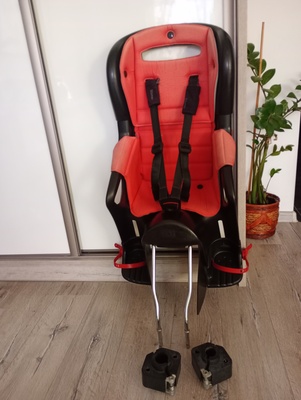 Elbląg Sprzedam fotelik rowerowy, dobrej marki, używany przez jedno dziecko, wygodny, polecam od roczku do 4-5 lat,