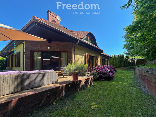 Elbląg FREEDOM NIERUCHOMOŚCISprzedam dom - Elbląg, Rzepakowa. Mam przyjemność zaprezentować Państwu ofertę