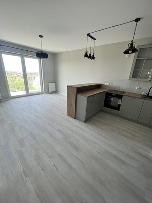 Elbląg Mieszkanie 45 m² – Salon z aneksem + sypialnia Dostępne miejsce w hali garażowej!Wyposażona kuchnia