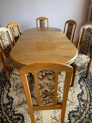 Elbląg Sprzedam stół z krzesłami. 