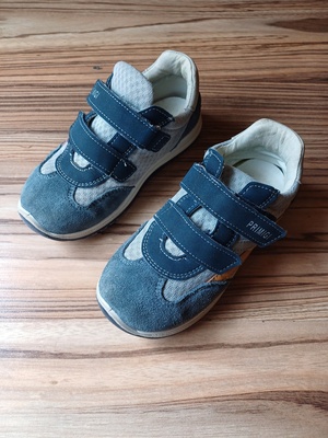 Elbląg Buty sportowe sneakersy PRIMIGI  rozmiar 29 długość wkładki 18 cm 18.5 cm skórzane wkładki i środek
