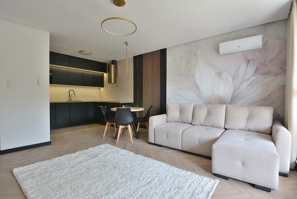 Elbląg WGN – NIERUCHOMOŚCI Oddział w Elblągu prezentuje komfortowe 2 pokojowe mieszkanie na wynajem położone na