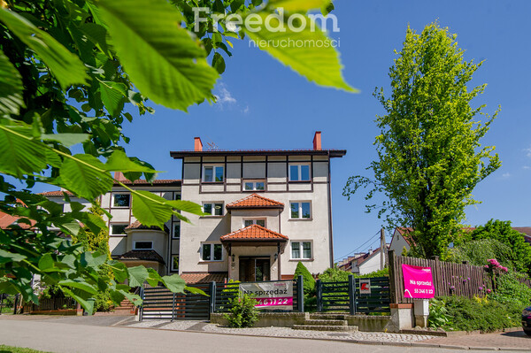 Elbląg FREEDOM NIERUCHOMOŚCISprzedam dom - Elbląg, Zofii Nałkowskiej. Atrakcyjny dom położony w malowniczej