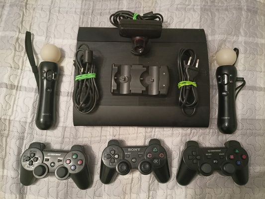 Elbląg Używana konsola PlayStation 3 super slim 12gb w bardzo dobrym stanie wszystko 100% sprawne. Idealna dla