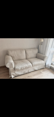 Elbląg Wygodna i stylowa sofa Ikea Ektorp w kolorze beżowym. Mebel jest używany, ale w bardzo dobrym stanie. Posiada