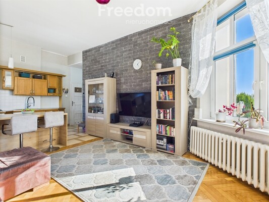 Elbląg FREEDOM NIERUCHOMOŚCISprzedam mieszkanie - Elbląg, Królewiecka.&nbsp;Na sprzedaż przestronne mieszkanie o