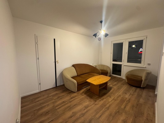 Elbląg Oferuję wynajem 2 pokoje plus balkon - jasne cieplutkie mieszkanie o powierzchni 34 m².
W Elblągu przy