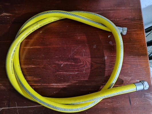 Elbląg Zmieniłem kuchenkę na elektryczną wobec tego mam do sprzedania Wąż przyłączeniowy do gazu 1/2 x 1/2,długość 2m