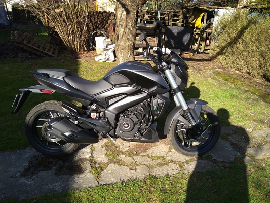 Elbląg Sprzedam Bajaj Bluzer 400,z przebiegiem 3.400,o mocy 40 KM. Motocykl z 2021 roku, kupiony w salonie w 2022