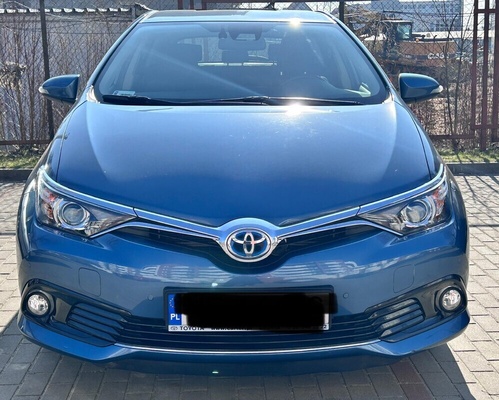 Elbląg Do sprzedania Toyota Auris Hybrid 135 Premium + Comfort. Niewielki przebieg 57 500 km. Produkcja 2018. Samochód