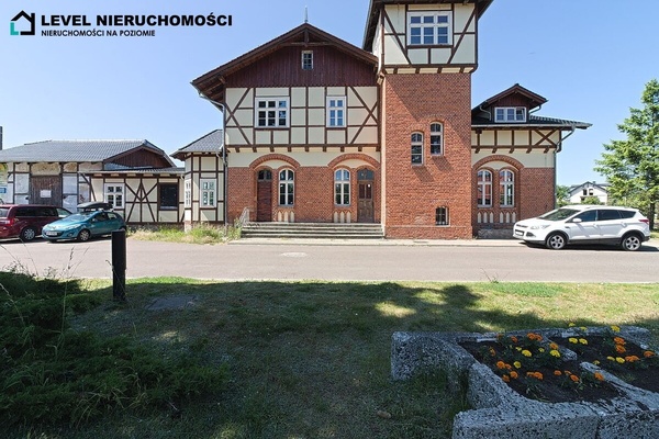 Elbląg LEVEL NIERUCHOMOŚCI  Dawny dworzec w Tolkmickuul. Morska  NIERUCHOMOŚCI NA POZIOMIE