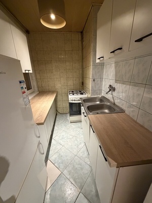 Elbląg Wynajmę mieszkanie od zaraz:- kawalerka- umeblowana- ogrzewanie i ciepła woda z miasta- Dzieci i zwierzęta nie