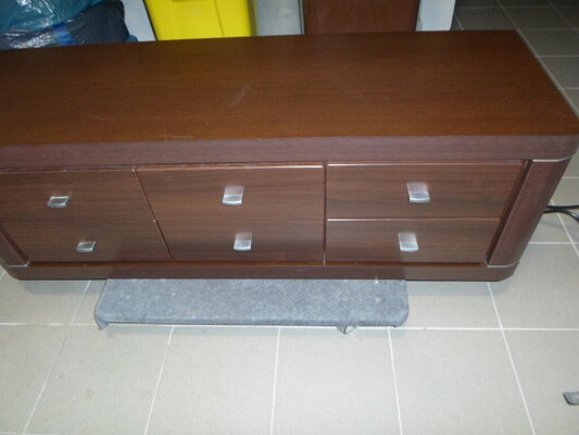 Elbląg -komoda 6 szuflad rtv kolor ciemny orzech, wymiary szer 128 cm. wys 46 cm. glebokosc 46 cm, ładna zadbana