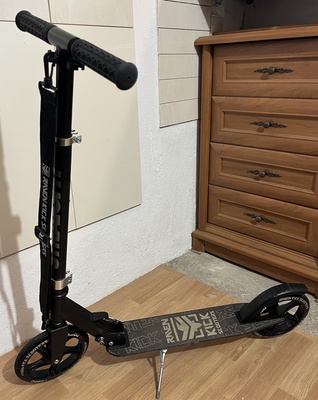 Elbląg Używana&nbsp; hulajnoga&nbsp; składana&nbsp; marki Raven, model Straight (aluminium) z 200 mm kołami