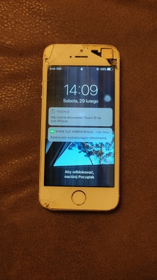 Elbląg Na sprzedaż iPhone 5S A1457 w kolorze białym. Telefon jest uszkodzony.
Na ekranie widoczne są pęknięcia,