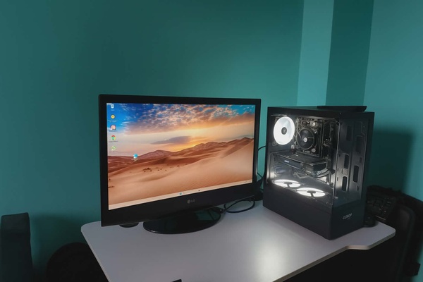 Elbląg Komputer stacjonarny + monitor 27&rdquo; LG TV + klawiatura i mysz RGB