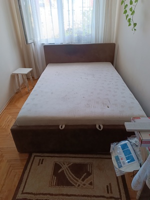 Elbląg Sprzedam łóżko do sypialni, materac 200 cm x 140 cm trochę zniszczony. Rama w bardzo dobrym stanie.
Demontaż,