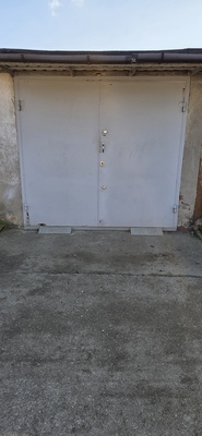 Elbląg Sprzedam garaż ul. Krakusa. Stan bardzo dobry, czysty, zadbany, &nbsp; solidna brama garażowa