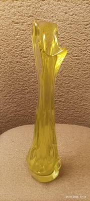 Elbląg Mam do sprzedania b. ładny wazon tzw. sękaczwyprodukowany z polskiego barwionego  szkła ołowiowego (krydształ)