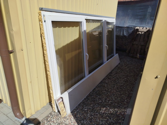 Elbląg Witam. sirzedam okno z demontażu stan bdb. rozm ok 3m X1,4 m środek stały dwa boczne okna otwierane w kpl