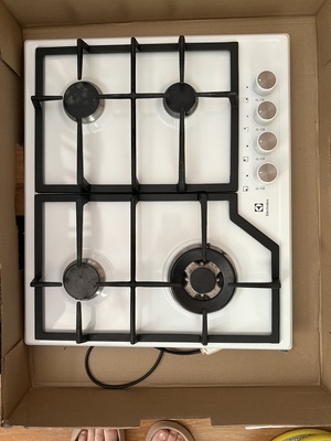 Elbląg Używana płyta gazowa Electrolux 600 EGS6436WW o szerokości 59,5 cm. Doskonały wybór do każdej kuchni, marka