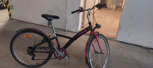 Elbląg Sprzedam rower dziecięcy/młodzieżowy dla dziewczynki marki BTWIN (Decatlon ) 
Koła około 24 cal. 
Typ rower