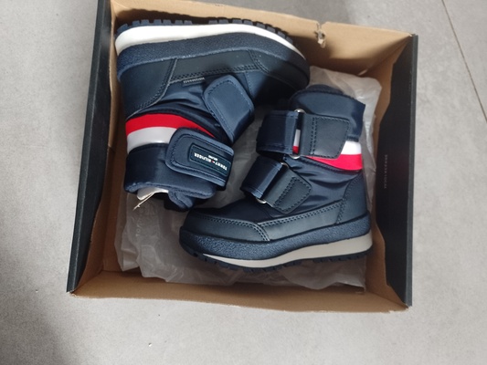 Elbląg Sprzedam buty dla dziecka Tommy Hilfiger kupione na Zalando. 
Buty Nowe w opakowaniu nie chodzone. Numer