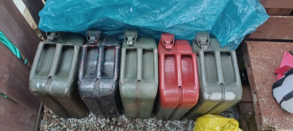 Elbląg Sprzedam karnistry 20 L  