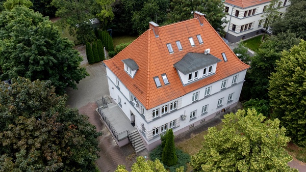 Elbląg   TO MY SPRZEDAJEMYNIERUCHOMOŚCI W TYM MIEŚCIEBIURO NIERUCHOMOŚCIAMERICAN HOMEWYNAJMĘ - BUDYNEK - SAPERÓW