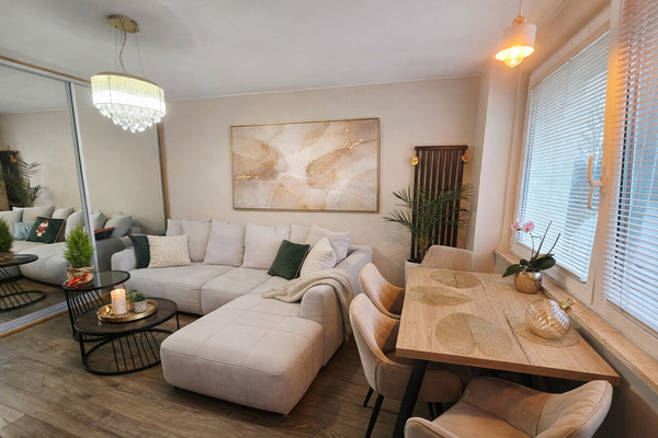 Elbląg Na sprzedaż ustawne 2-pokojowe mieszkanie, w centrum miasta. Mieszkanie usytuowane jest przy ulicy