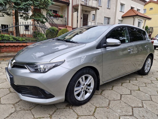 Elbląg Toyota Auris1.3 Benzyna + GAZ2017Światła LEDKlimatronikKupiona w Polskim Salonie