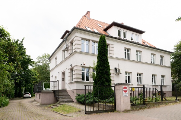 Elbląg   TO MY SPRZEDAJEMYNIERUCHOMOŚCI W TYM MIEŚCIEBIURO NIERUCHOMOŚCIAMERICAN HOMEWYNAJMĘ - BUDYNEK - SAPERÓW