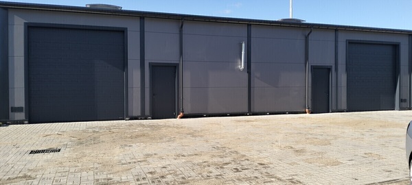 Elbląg Wynajmę Nową Halę Usługową lub Magazynową 100m2 ElblągWysoki standard Świetliki dachoweHala z płyty