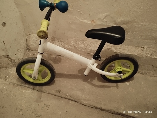 Elbląg Sprzedam dwa rowerki dla dziecka. Jeden biegowy, drugi z oedałami. Używane, stan dobry. Za oba 200 biegowy