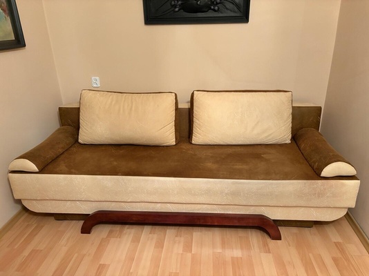 Elbląg Oddam kanapę rozkładaną w idealnym stanie. Duża powierzchnia spania, pojemna skrzynia na pościel. Odbiór i