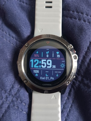 Elbląg Witam, mam do sprzedania kilkuletni smartwatch Garmin 5x w bardzo dobrym stanie, żadnych rysek na kopercie,