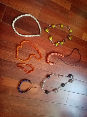 Elbląg Sprzedam biżuterię ze zdjęć.
Pasuje do niektórych ubrań, które sprzedaję. bądź do swojej garderoby, którą