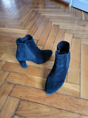 Elbląg Oddam buty damskie rozmiar 38.Buty są nowe i 
mają niewielki obcas i ocieplanie. Chętnie przyjmę  w zamian dużą