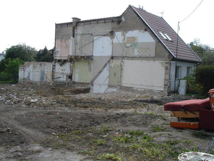 Zbudujemy nowy dom, jeszcze jeden nowy dom Elblągu. A gdzie był Twój pokój.?