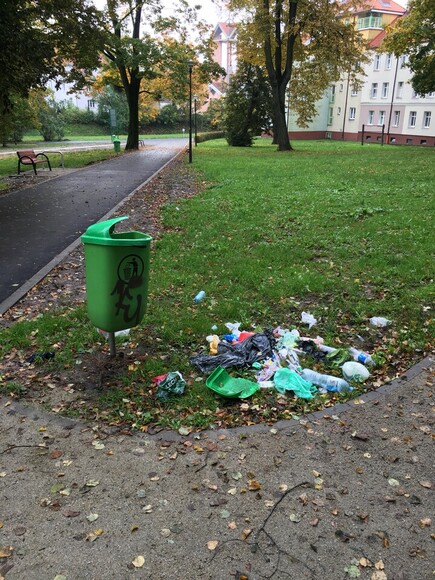 Tyle chamstwa w naszym mieście. Park im.Traugutta