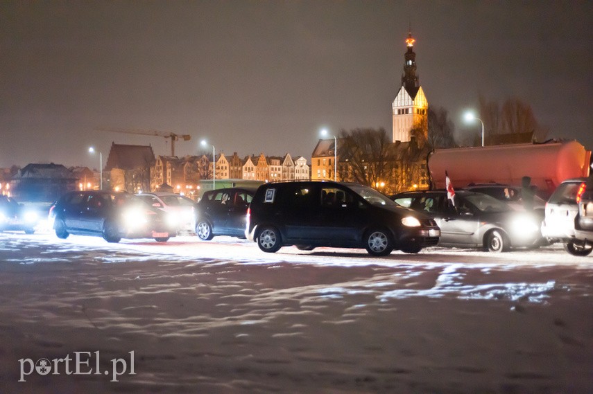 "Samochodowy spacer" z Elbląskim Strajkiem Kobiet zdjęcie nr 235587