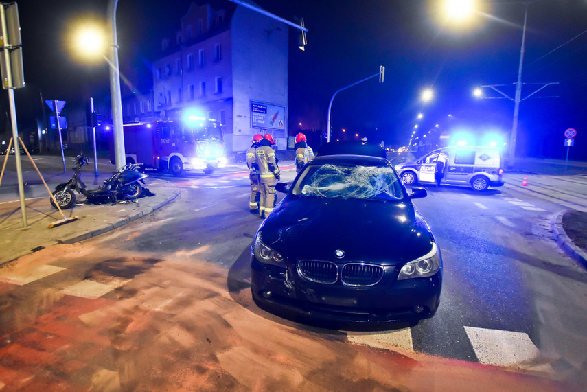 Zderzenie skutera z bmw na ul. Płk. Dąbka zdjęcie nr 237389