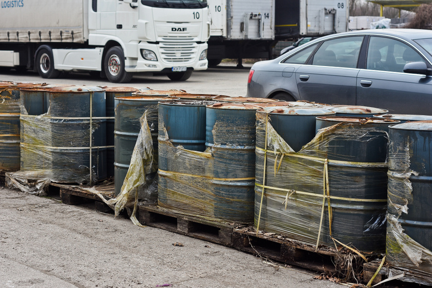 Elbląg Problem z beczkami na Radomskiej