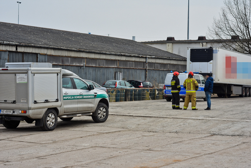 Elbląg Problem z beczkami na Radomskiej