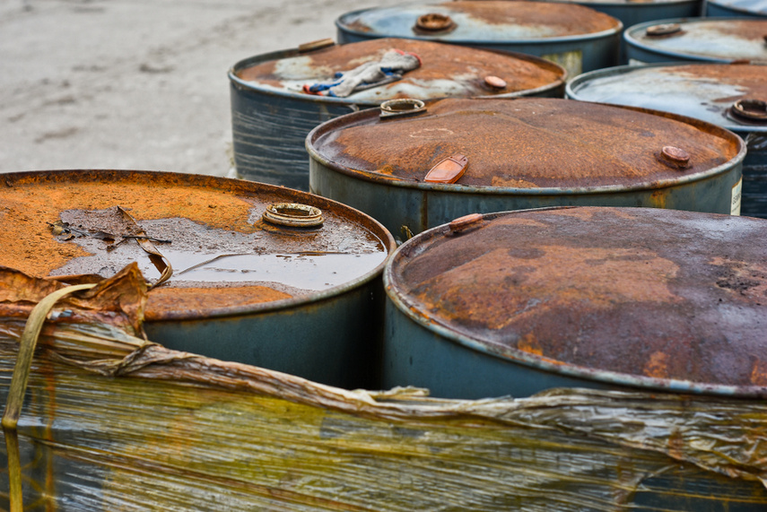 Problem z beczkami na Radomskiej zdjęcie nr 237444