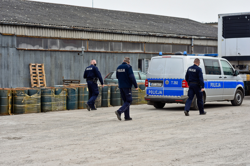 Problem z beczkami na Radomskiej zdjęcie nr 237437