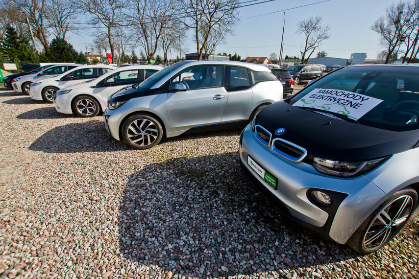 Komis Dobre Auto. Przyszłość motoryzacji w zasięgu ręki zdjęcie nr 237659