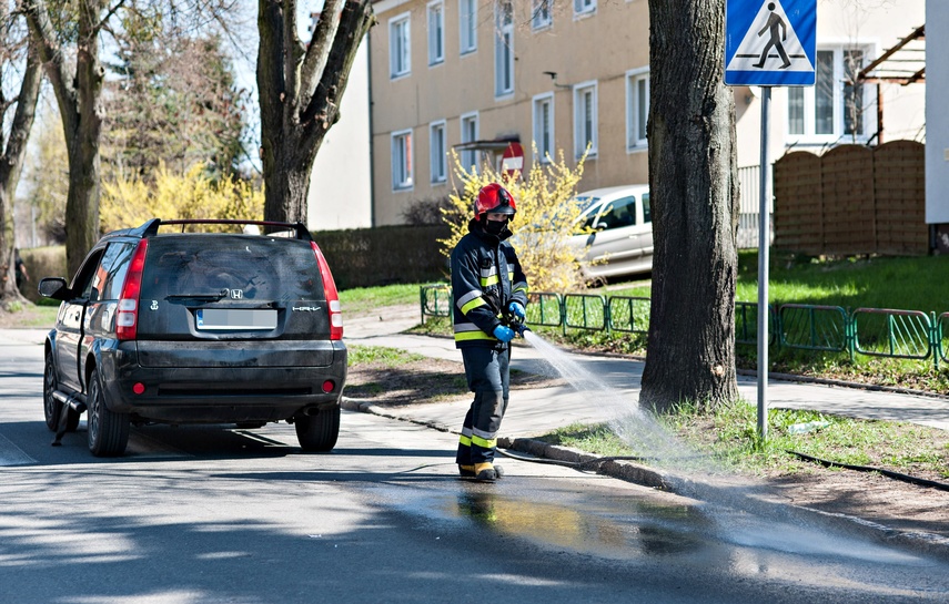  Cofając potrącił kobietę zdjęcie nr 238206