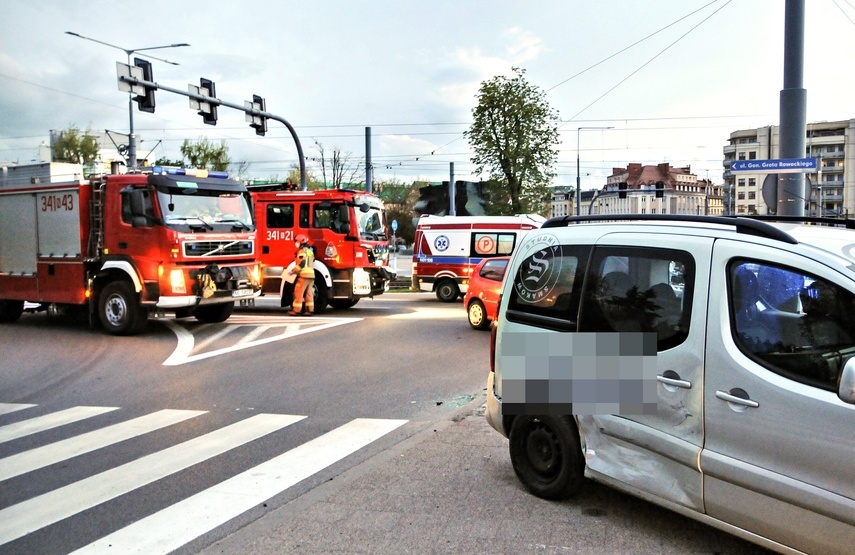  Kolejne zderzenie przy szkole muzycznej zdjęcie nr 239274